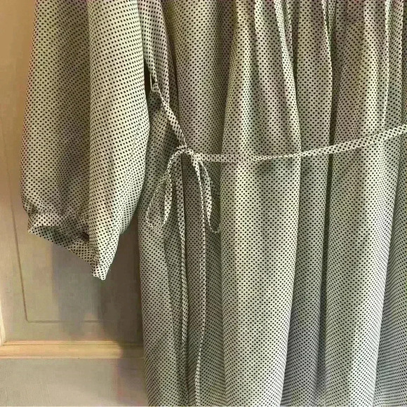 La Bella Forte Sheer 3/4 sleeve top A Pea In The Pod Exclusive - Picture 3 of 7